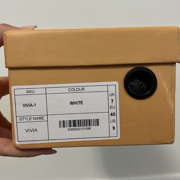 Simmi Shoes White Lace Up Heels US 9 - Picture 5 of 5